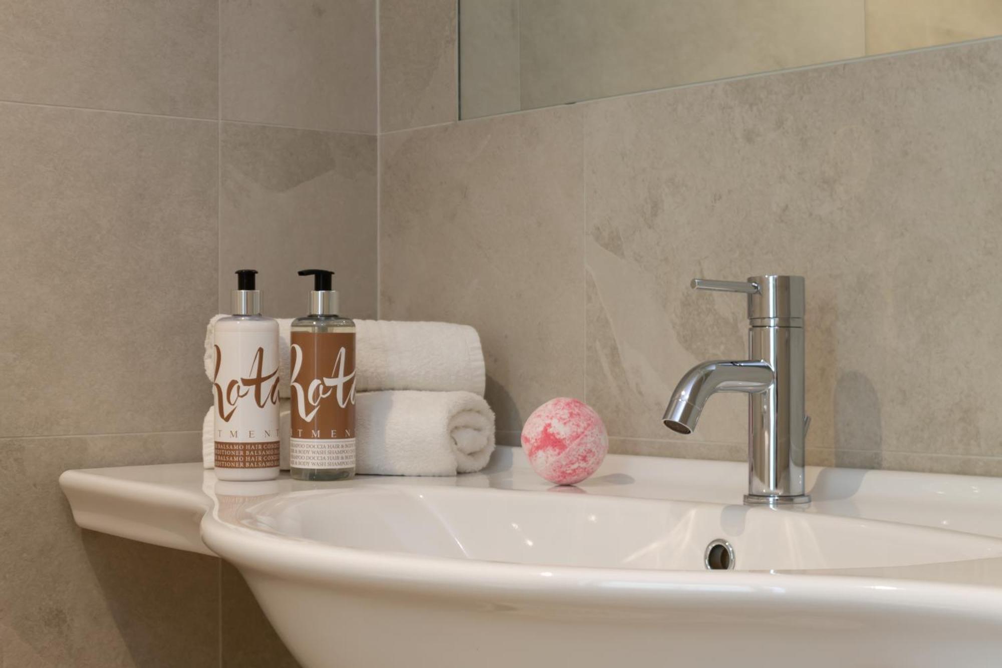 רוטה ד'אימגנה Rota Apartments חדר תמונה