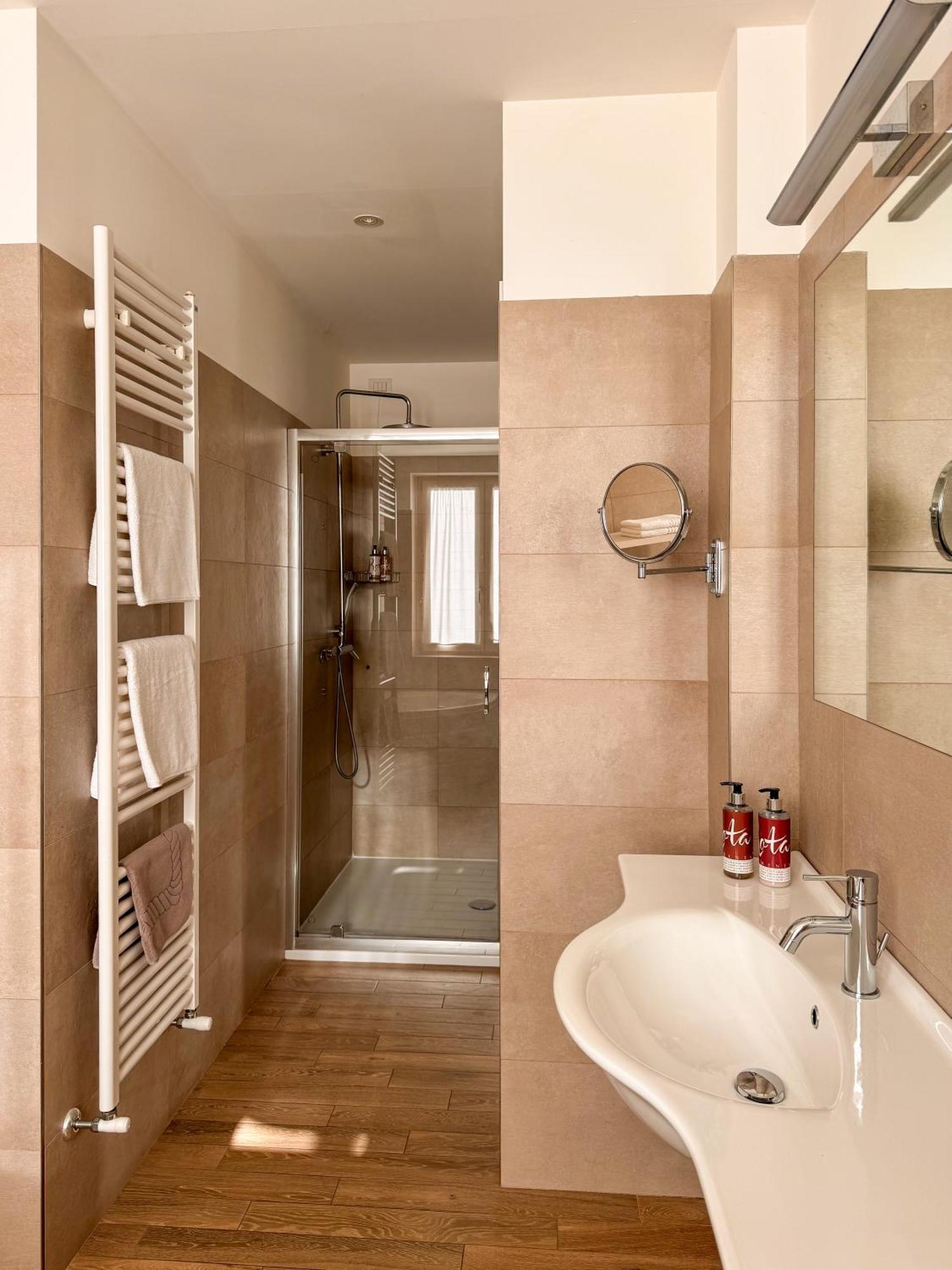 רוטה ד'אימגנה Rota Apartments חדר תמונה